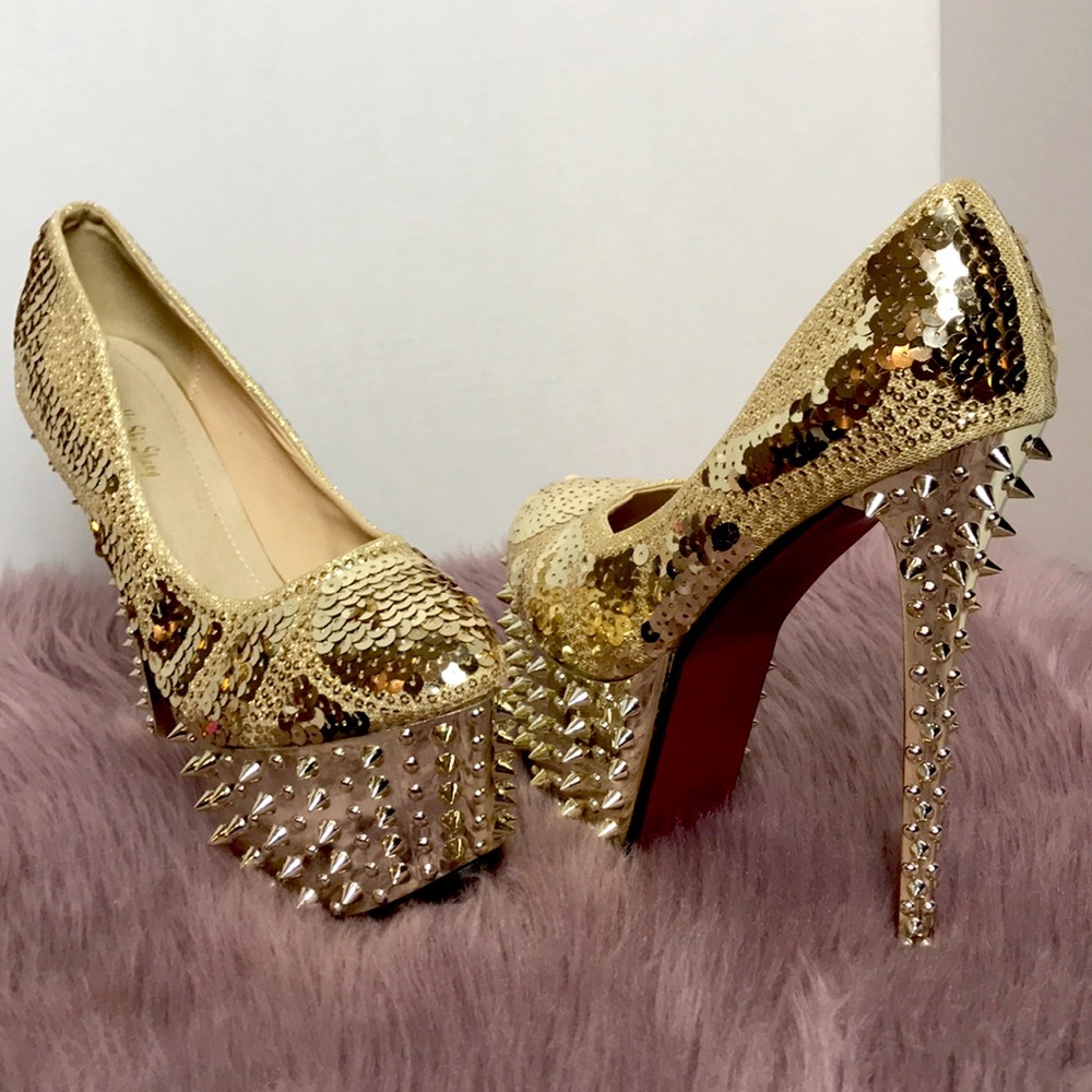 Christian Louboutin Daffodile STYLE spiked heel